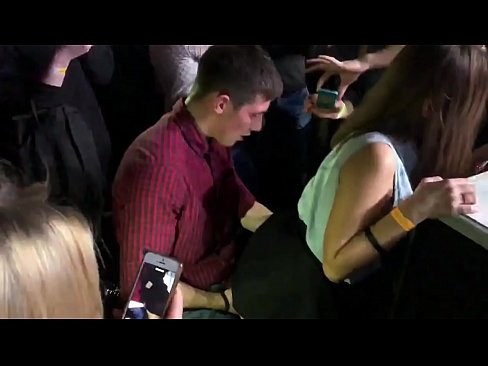 ❤️ Tunay na sex sa isang Russian nightclub. Ang 18-taong-gulang na batang babae na Ruso sa anus at puki ay nakipagkamay sa isang nightclub ❌ Fuck video sa amin tl.hentaidude.ru ️❤